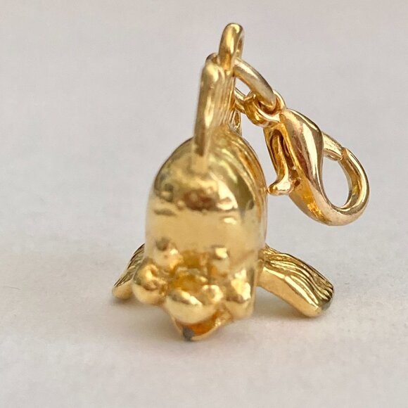 Vintage Disney Little Mermaid FLOUNDER Fish Charm Clip On Zipper Pull 3D Gold - Picture 4 of 12